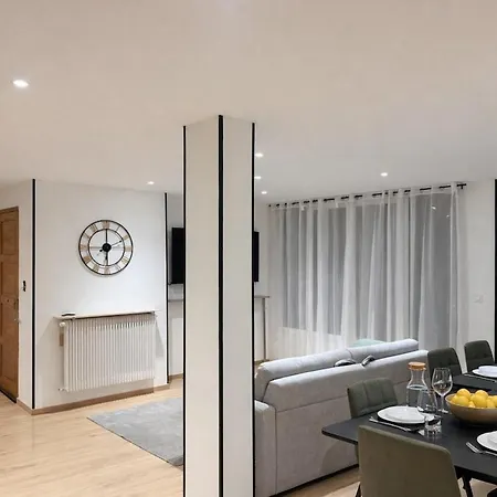 Bright And Arking Space Apartment